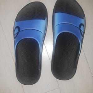 Oofos sandals